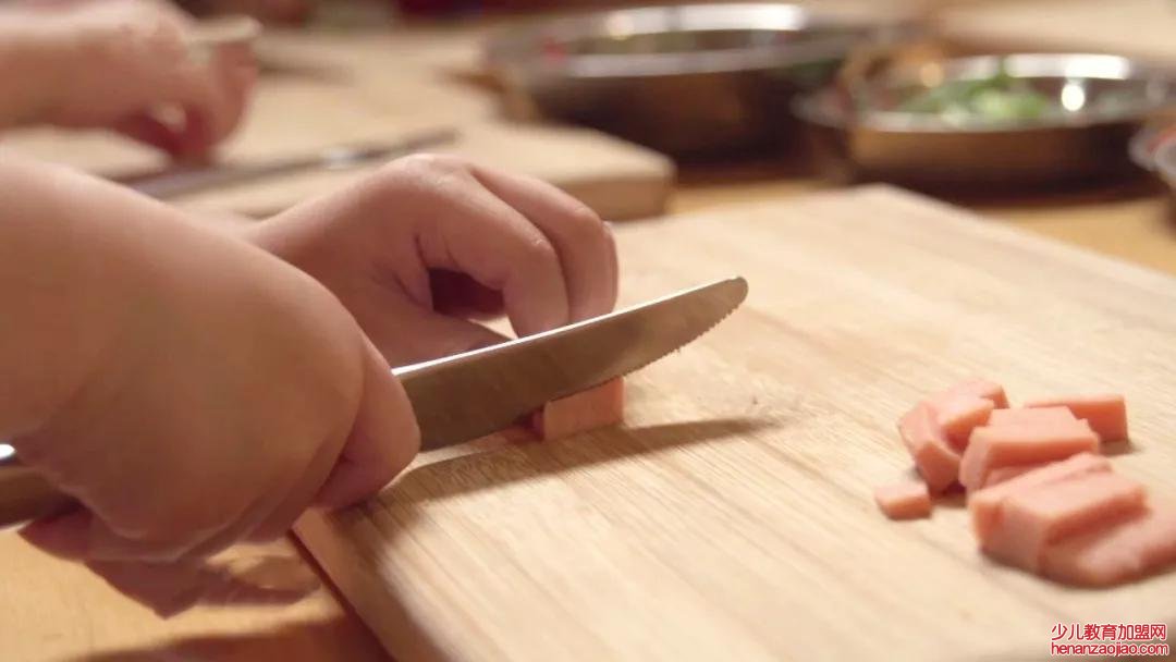 真正的良心儿童国学教育,绝对不是摇头晃脑背古文! 真正的良心儿童国学教育,绝对不是摇头晃脑背古文!