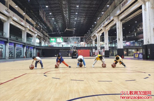 加盟篮球馆赚钱吗? 加盟篮球馆赚钱吗?