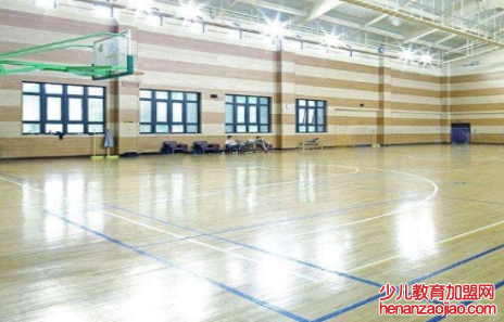 宏远篮球训练营加盟