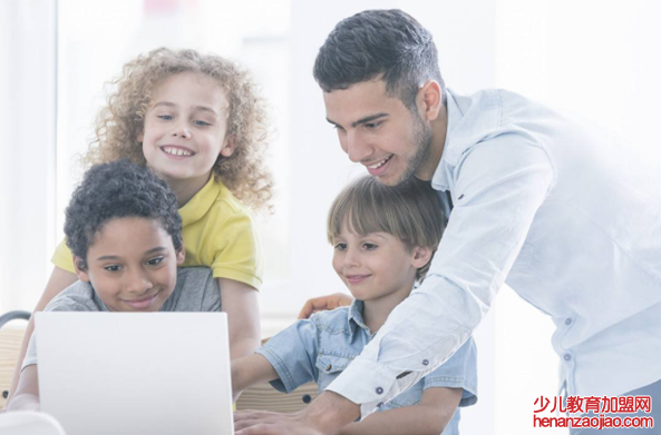 傲梦青少年编程加盟