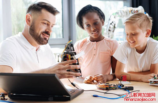 游童少儿编程加盟