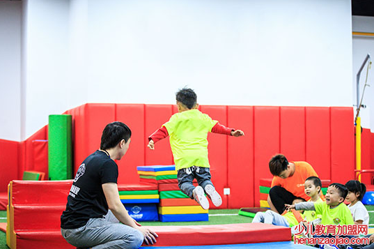 乐冠军儿童运动馆加盟