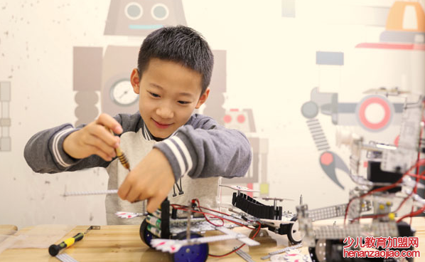 阿尔法营少儿编程加盟