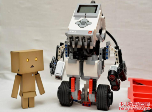 阿童木机器人教育加盟