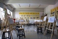 老鹰画室加盟好不好？5大优势远超同行，出类拔萃！