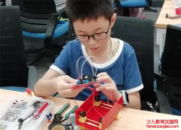 疯狂而惊悚的科学实验科学实验加盟有什么优势？