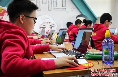 少儿编程教育加盟的优势有哪些？学习少儿编程有什么作用？