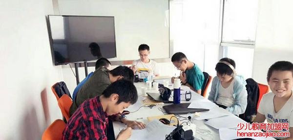 郑州如何加盟少儿编程培训最佳年龄是几岁？有什么作用？