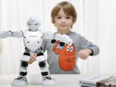加盟玛酷机器人和艾克瑞特机器人哪家好？
