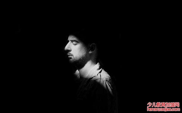 踟躇怎么读,踟躇的拼音是什么,踟躇是什么意思