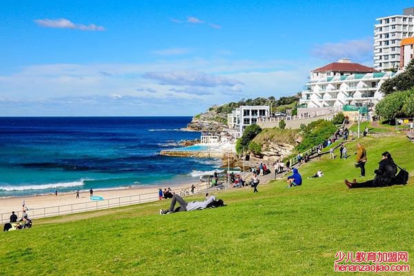 旖旎怎么读,旖旎的读音,旖旎是什么意思