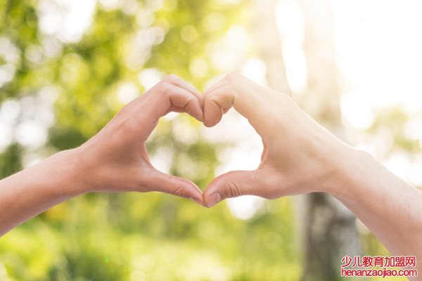 缱绻怎么读拼音是什么,缱绻是什么意思,缠绵缱绻是什么意思