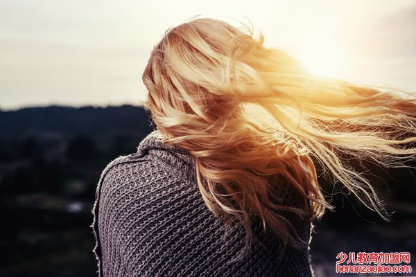 踯躅怎么读拼音是什么,踯躅是什么意思,踯躅近义词,踯躅反义词