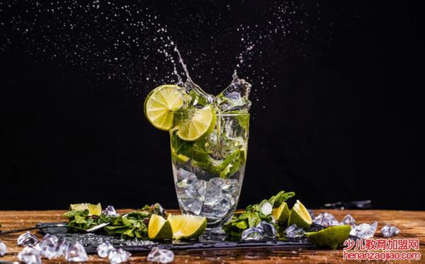 Mojito怎么发音,Mojito读音,mojito是什么意思