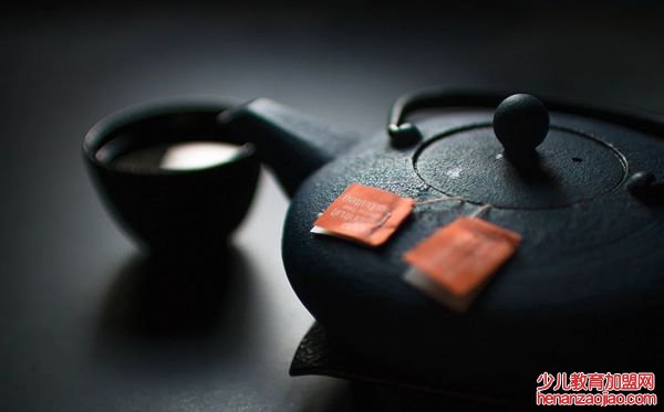 喝茶为什么要三口,茶分三口喝有什么讲究