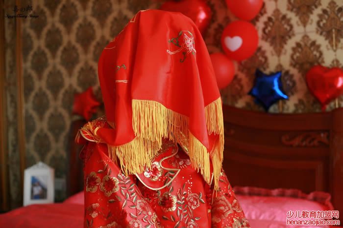 为什么古代新娘出嫁要盖红盖头