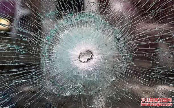 为什么防弹玻璃能防弹,防弹玻璃原理是什么