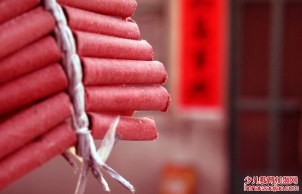 鞭炮为什么会爆炸,鞭炮是用什么做的