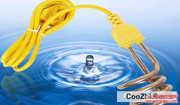 没有熨斗如何熨衣服