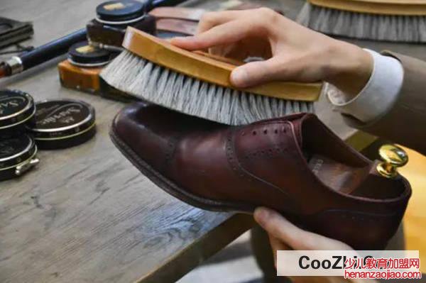 皮鞋受潮容易发霉怎么办