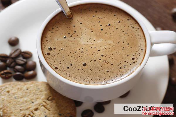 白咖啡是不是白色的咖啡?