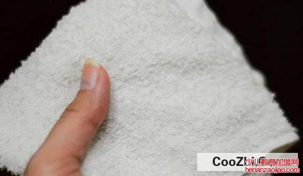 毛巾变硬湿黏有异味怎么办