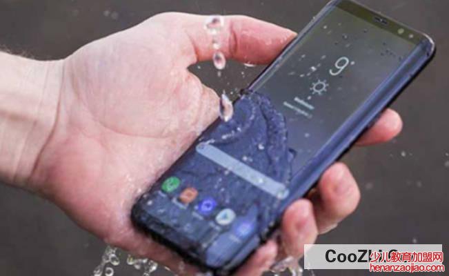 手机泡水了可以用吗