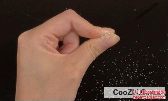 502胶水把手粘住了巧解决