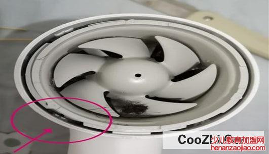 吹风机里缠入了头发怎样清理