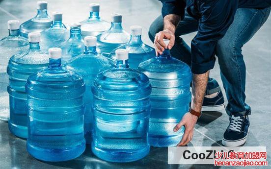 桶装水如何鉴别优质