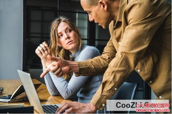 劝告别人的时候自己的注意事项