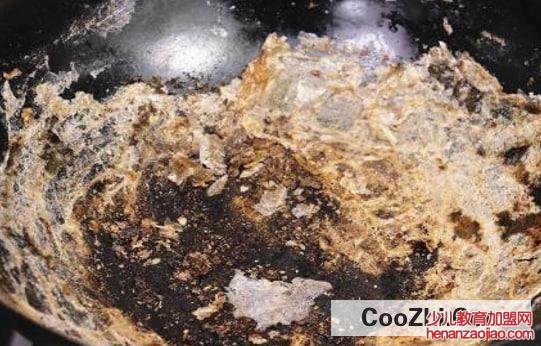 铁锅炒菜后总有黑色的原因