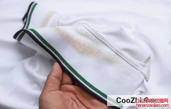 白衣服领子发黄怎么办怎么清洗