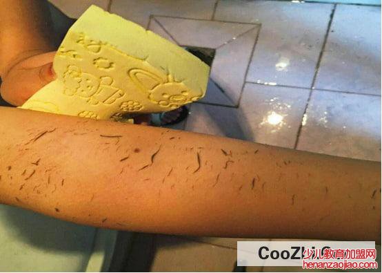 为什么天天洗澡，身体还是会搓出泥呢