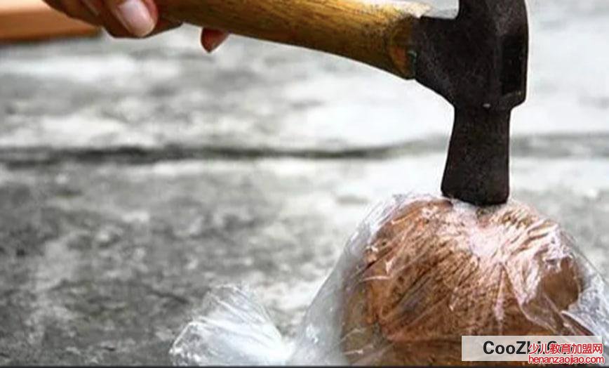 新鲜椰子如何打开