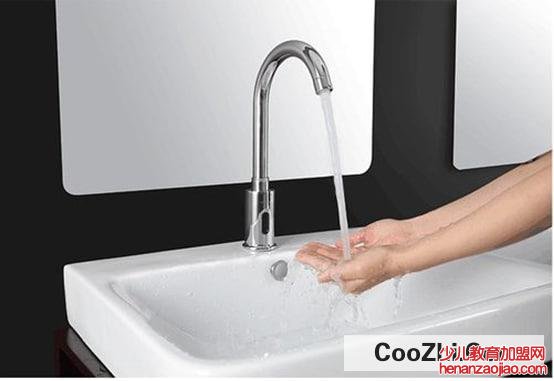 感应水龙头的清洁方法