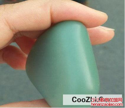 和田玉且末蓝怎么是青色的