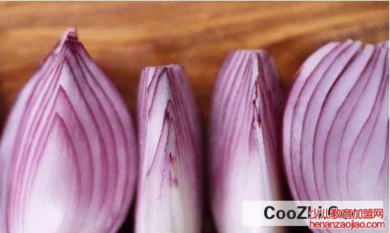 切洋葱不怕辣眼的方法