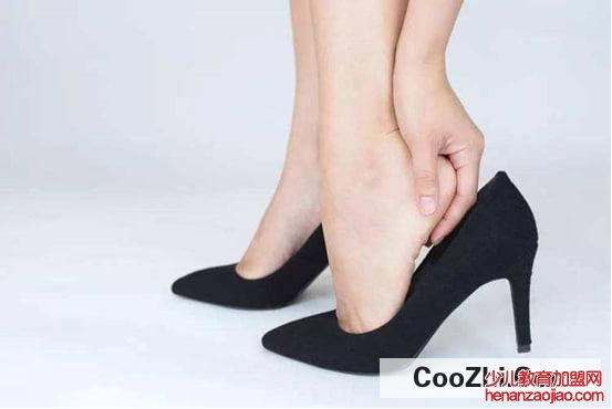 新鞋子前面磨脚的小妙招