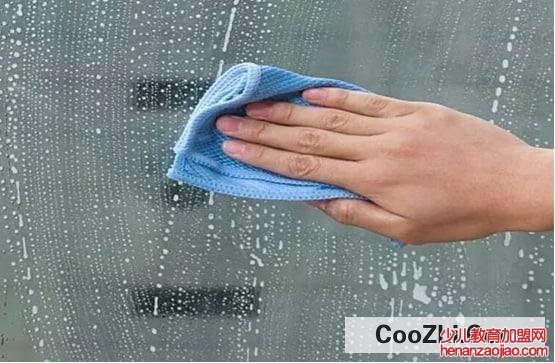 怎样擦玻璃才干净