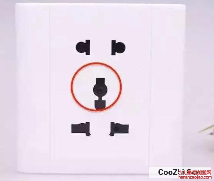 外住宾馆一招鉴别有无针孔摄像头