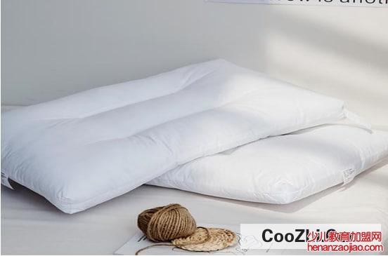 清洗枕头如何保持蓬松柔软 