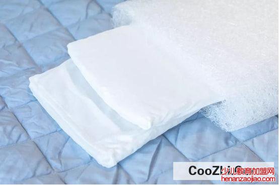 清洗枕头如何保持蓬松柔软 