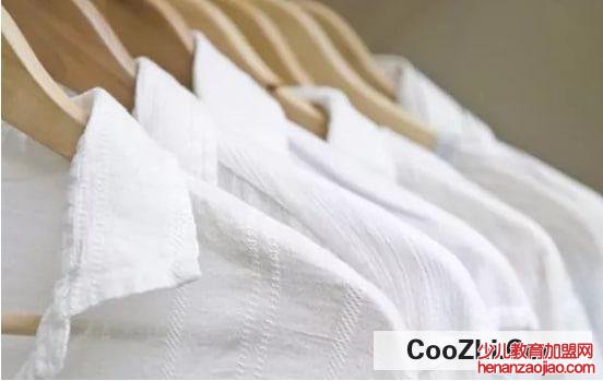 白衣服发黄如何洗涤