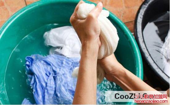 怎样去除衣服上的油漆渍