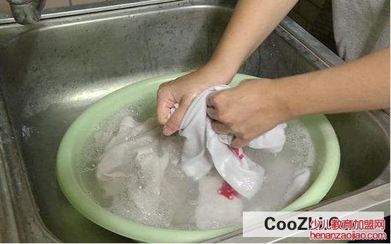 怎样去除衣服上的油漆渍