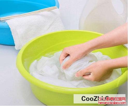 如何洗涤丝绸衣服