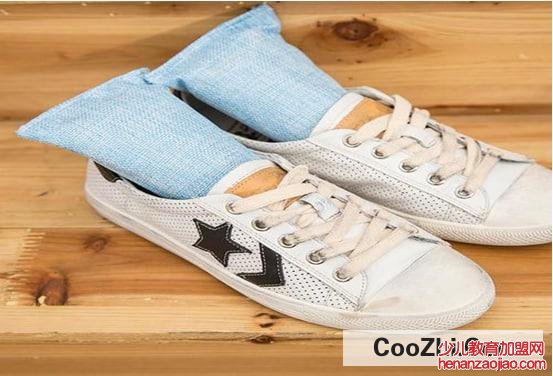 怎样去除鞋子上的汗渍