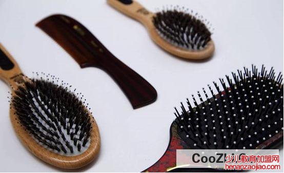 木梳应如何清洗和保养