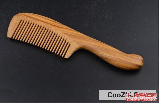 木梳应如何清洗和保养